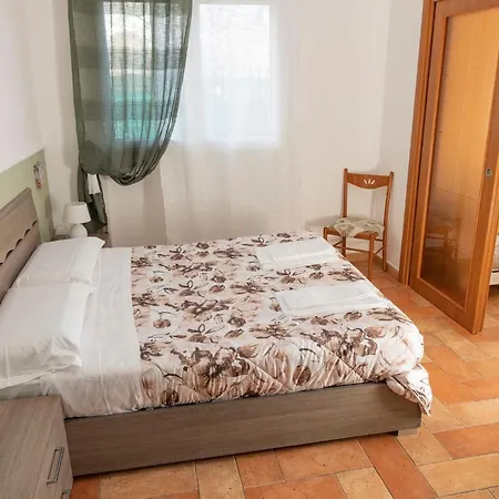 Apartmán Leto's In - Parking & Garden